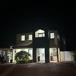 Hillarys Sea-View Panoramic Living