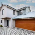 Coode Street Townhouse - Executive Escapes