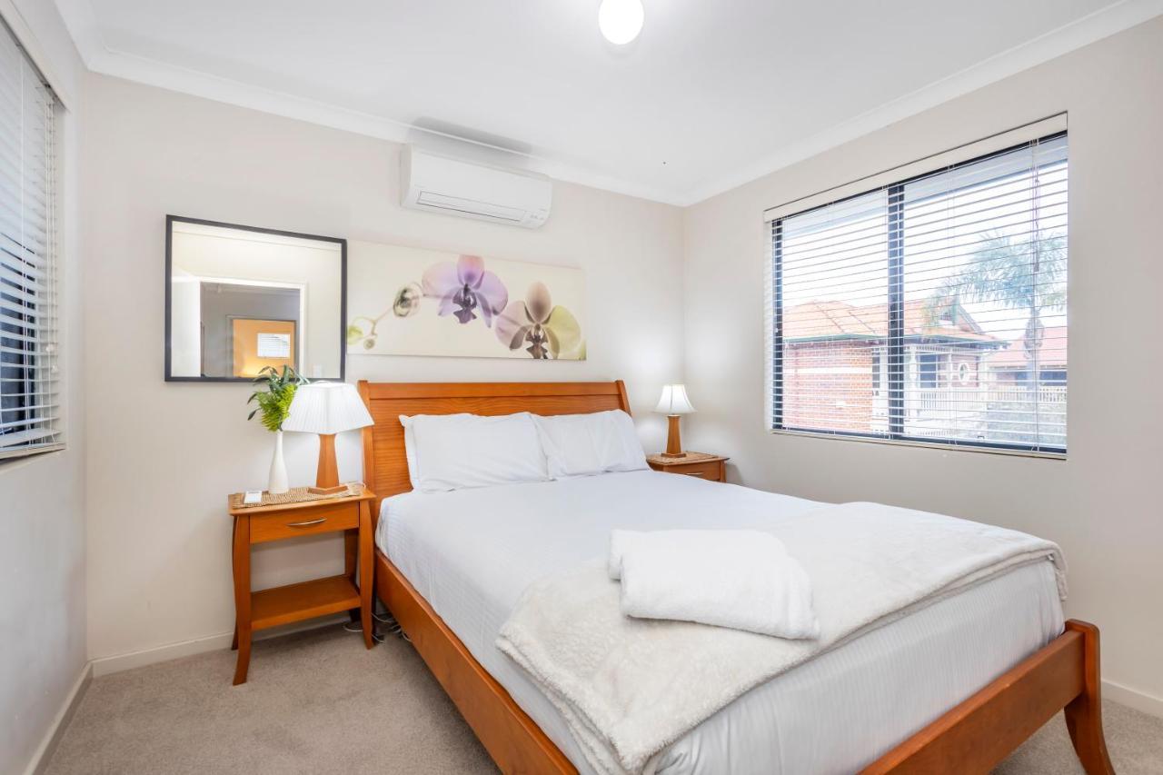 Coode Street Townhouse - Executive Escapes Villa