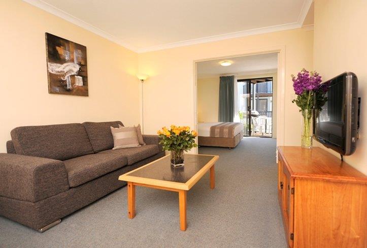Lodestar Waterside Aparthotel