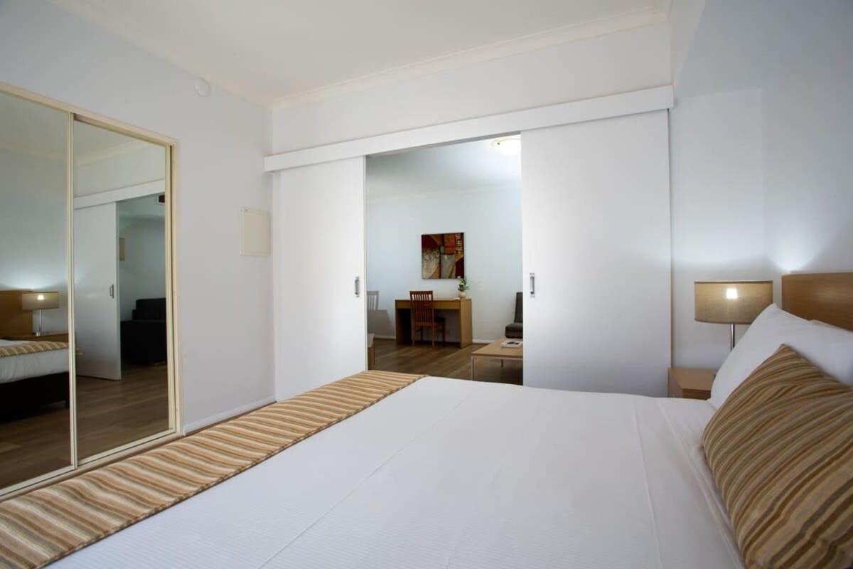 With Pool And Wifi Apartment *