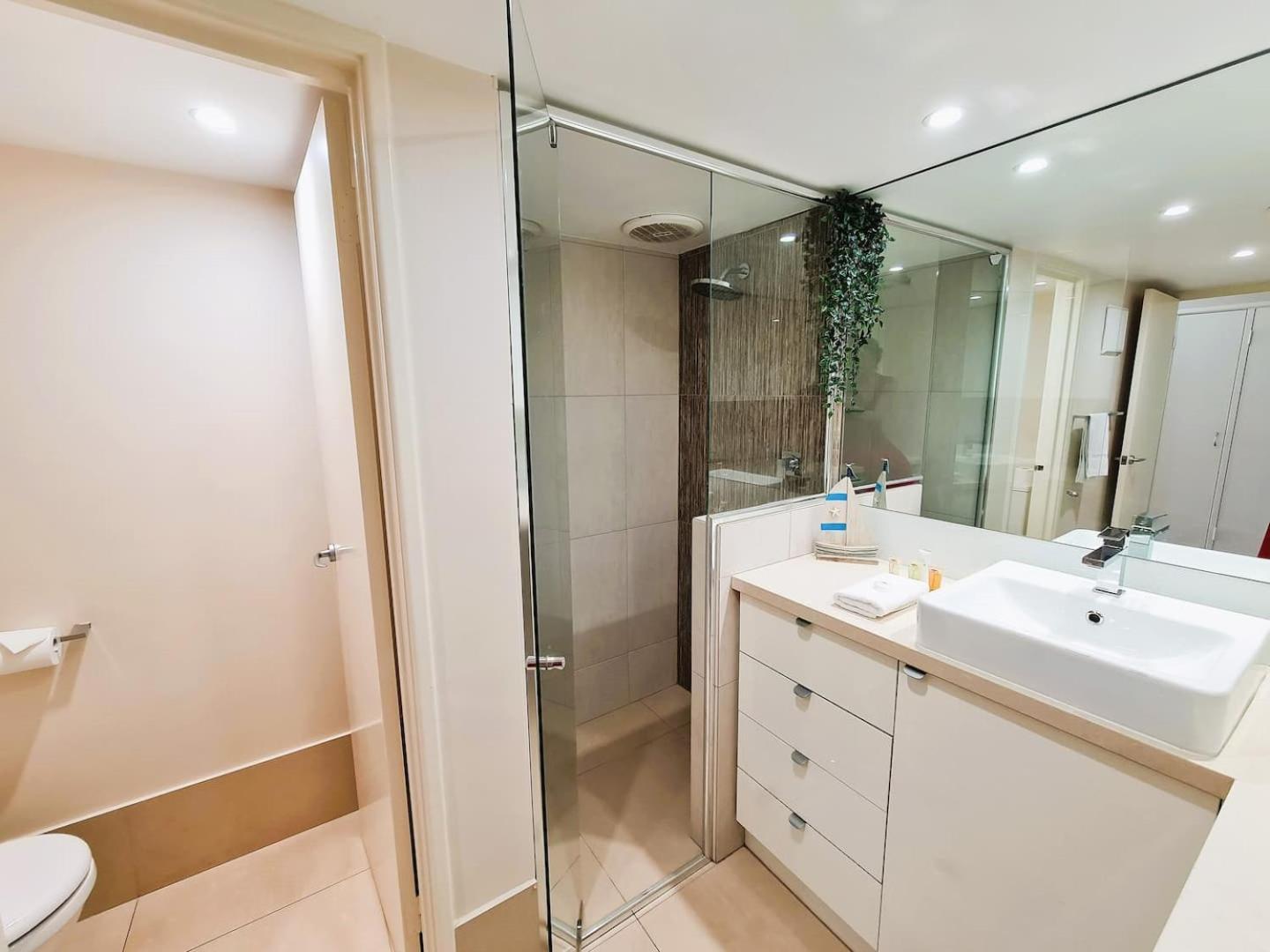 Apartment Clifton On Scarborough - Absolute Beachfront *
