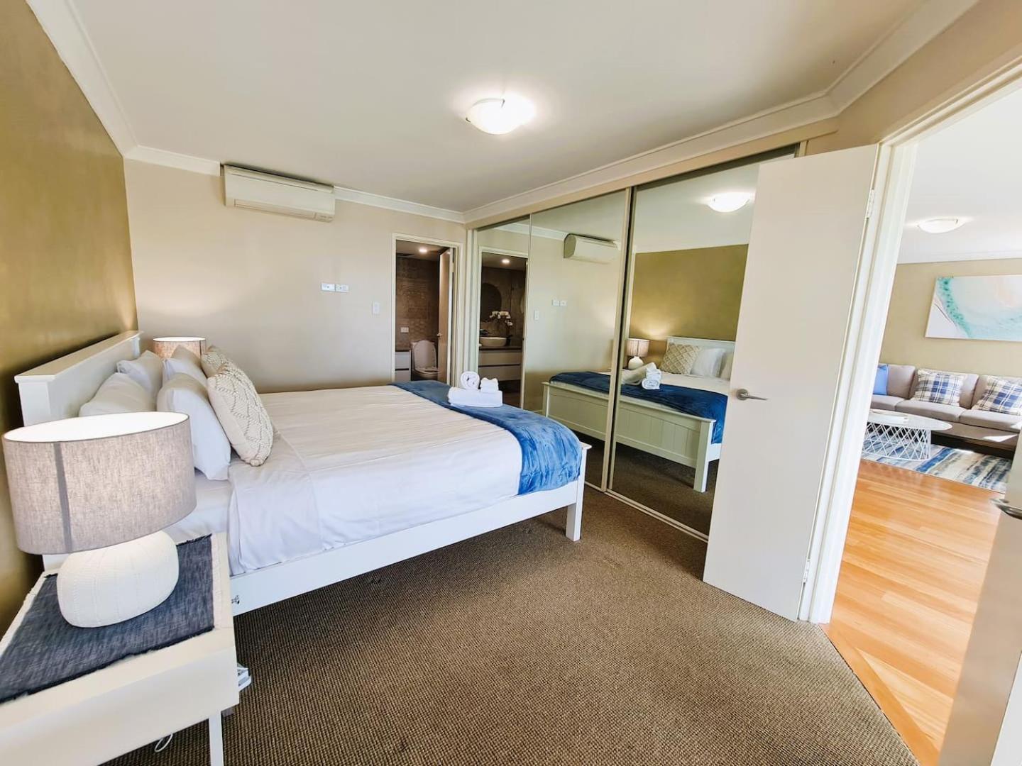 Clifton On Scarborough - Absolute Beachfront Perth