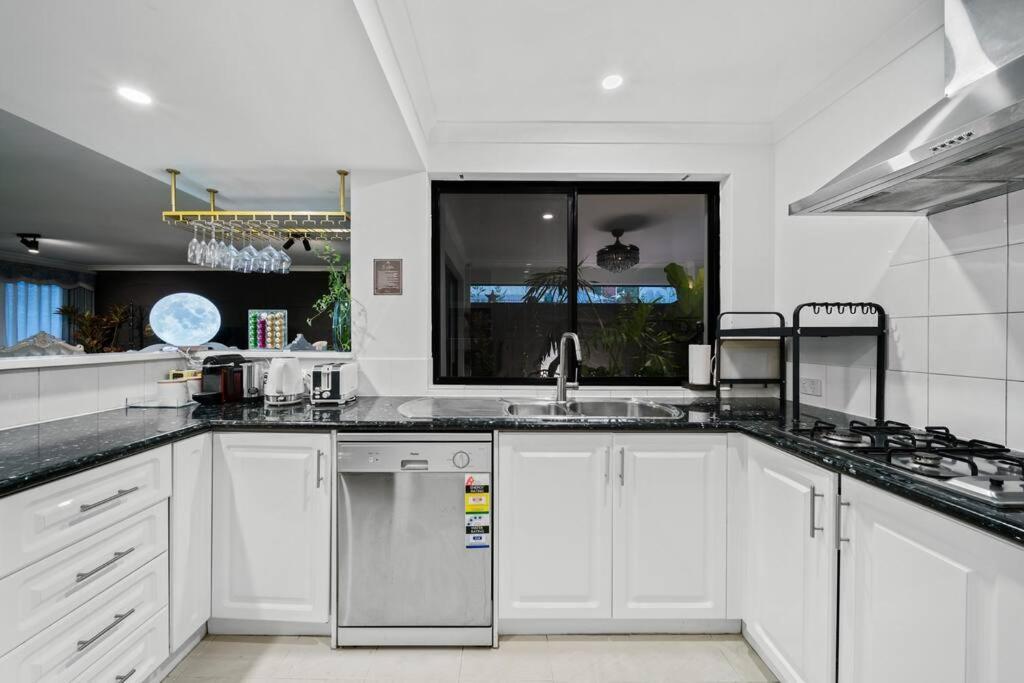 Apartment Equitice Winter Moonlight Perth