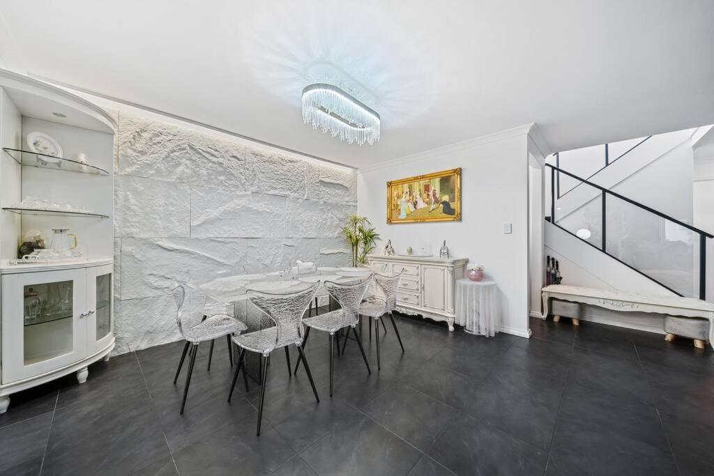 Equitice Winter Moonlight Apartment *