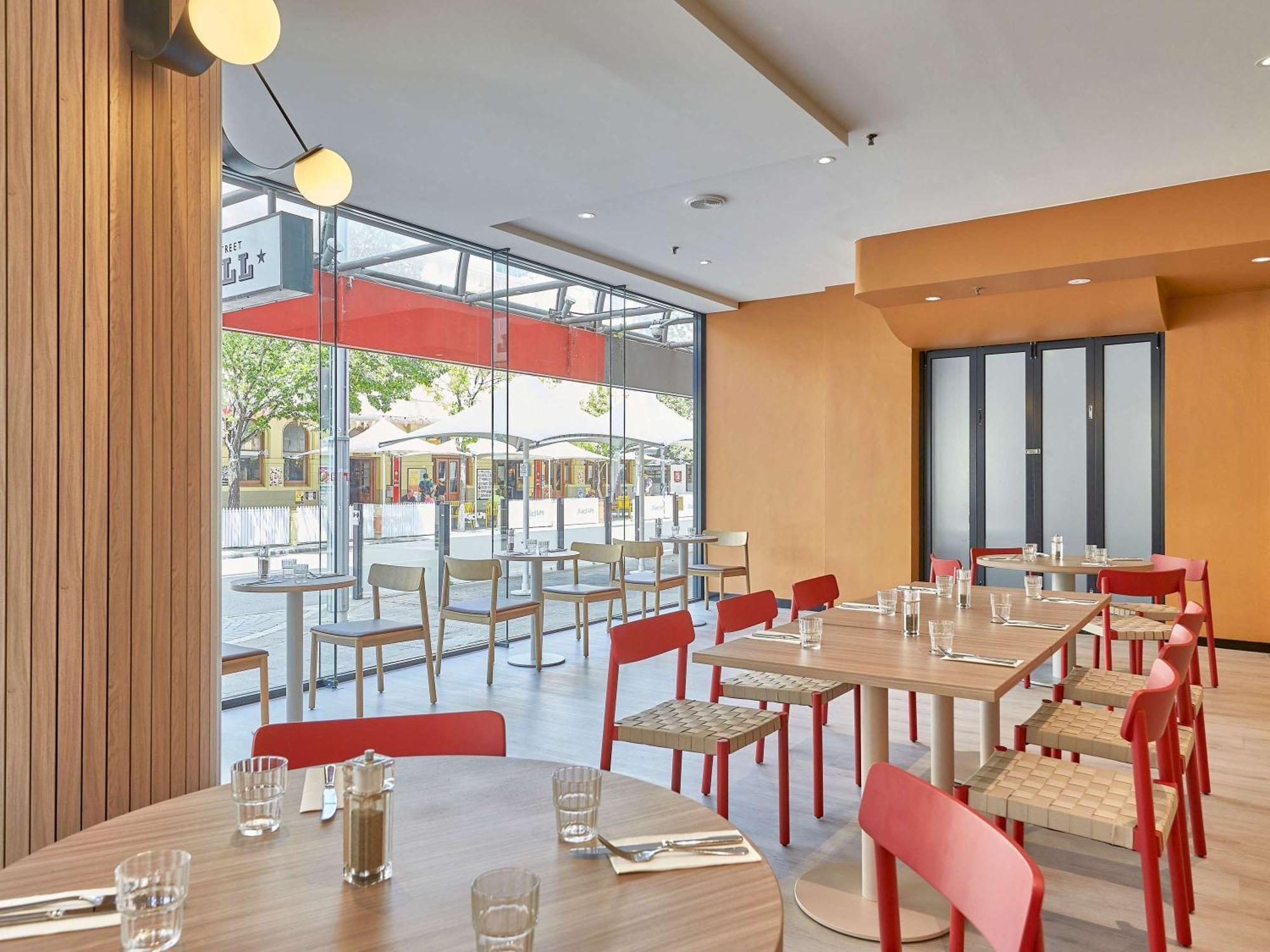 Ibis Hotel 4*
