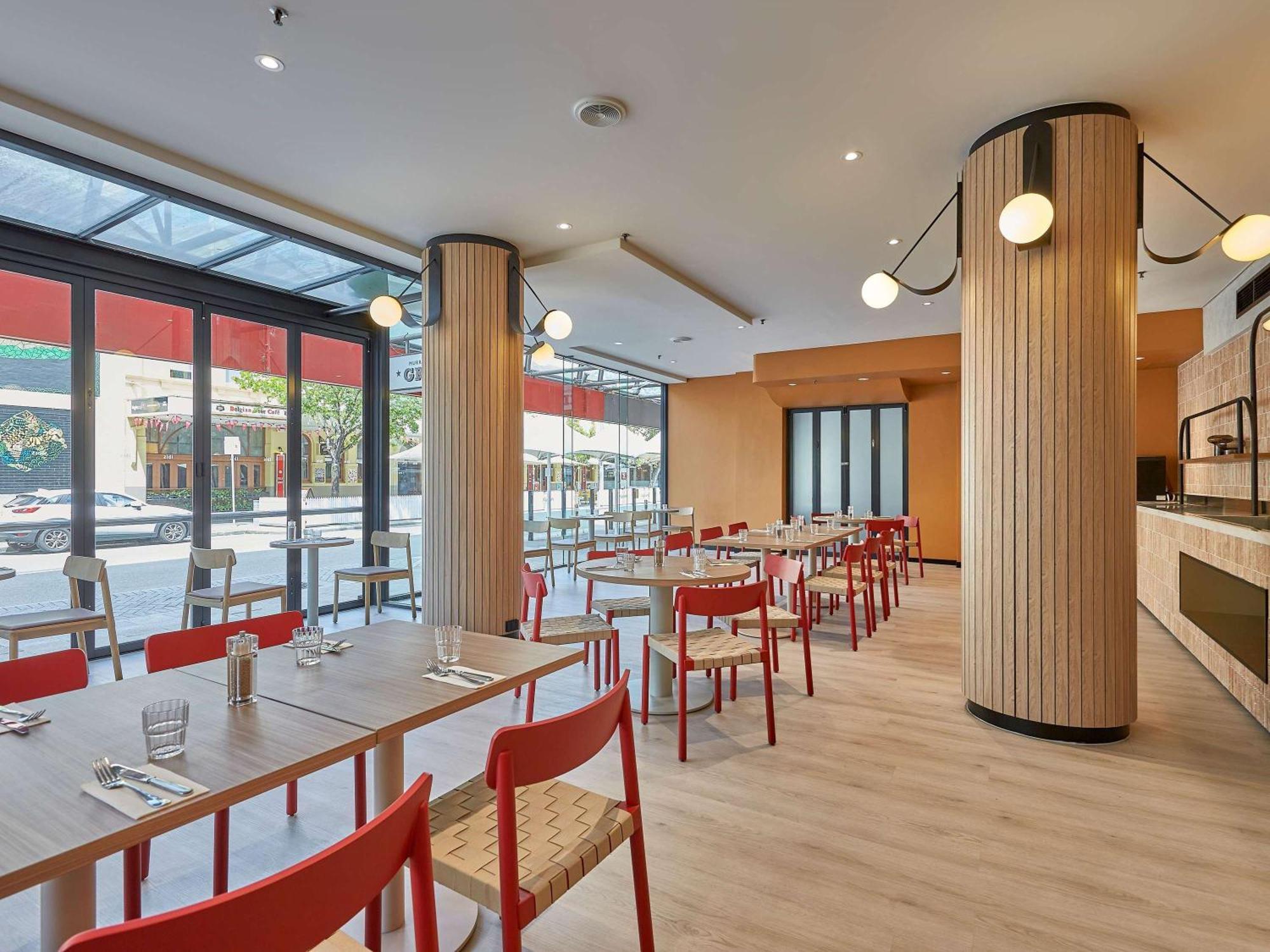 Ibis Perth
