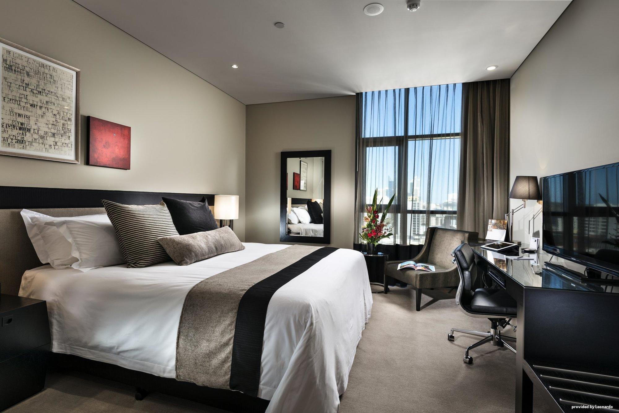 Aparthotel Fraser 5*