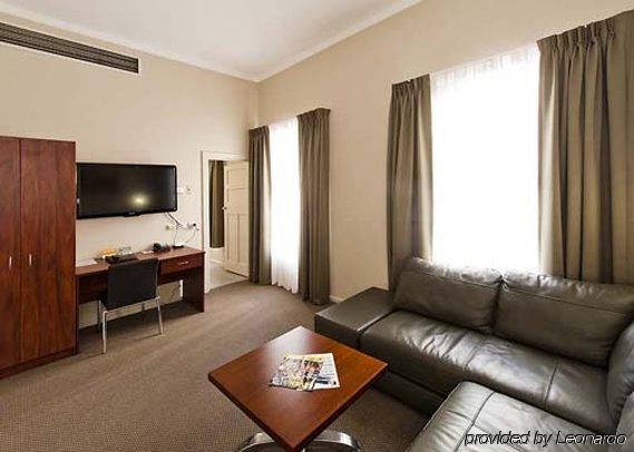 Hotel Comfort Wentworth Plaza