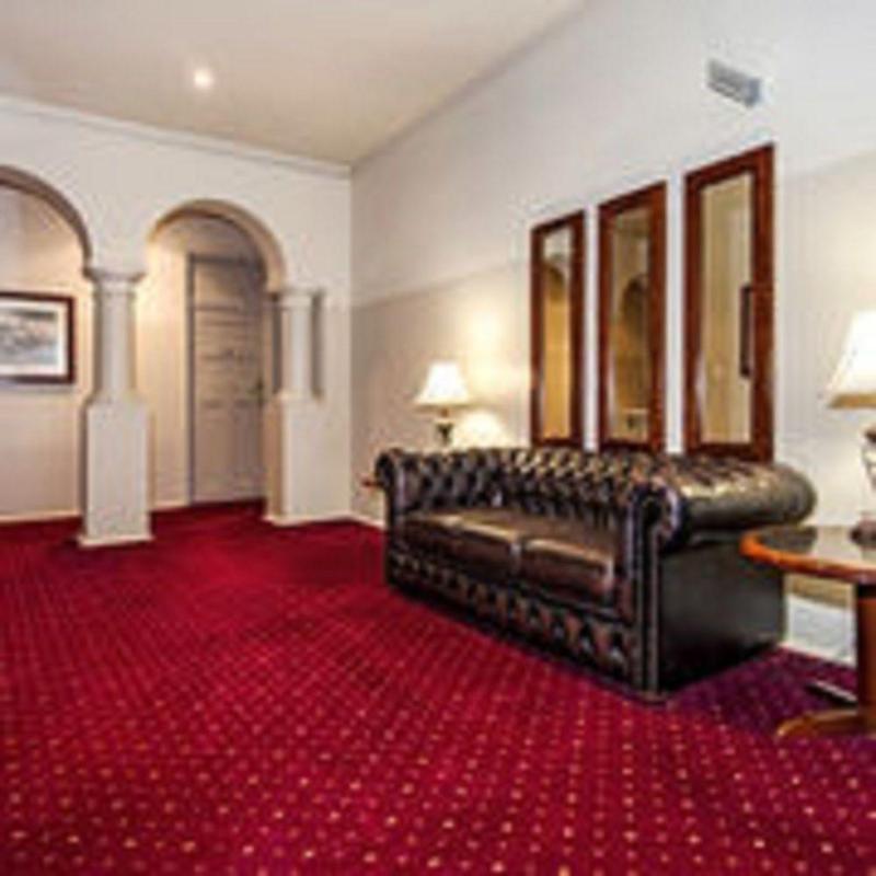 Hotel Comfort Wentworth Plaza 3*