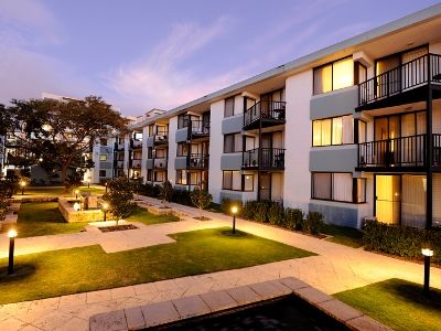 Lodestar Waterside 4* Perth