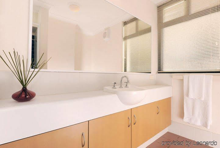 Lodestar Waterside Aparthotel 4*
