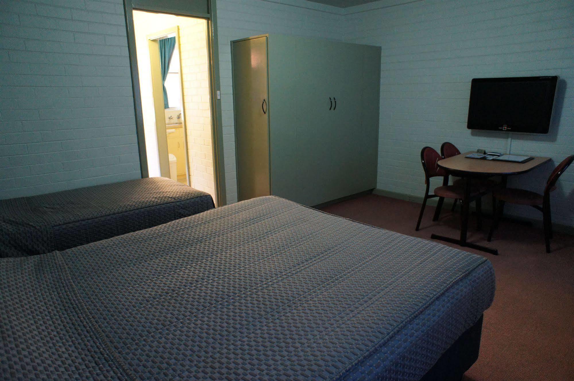Motel Waters 3*