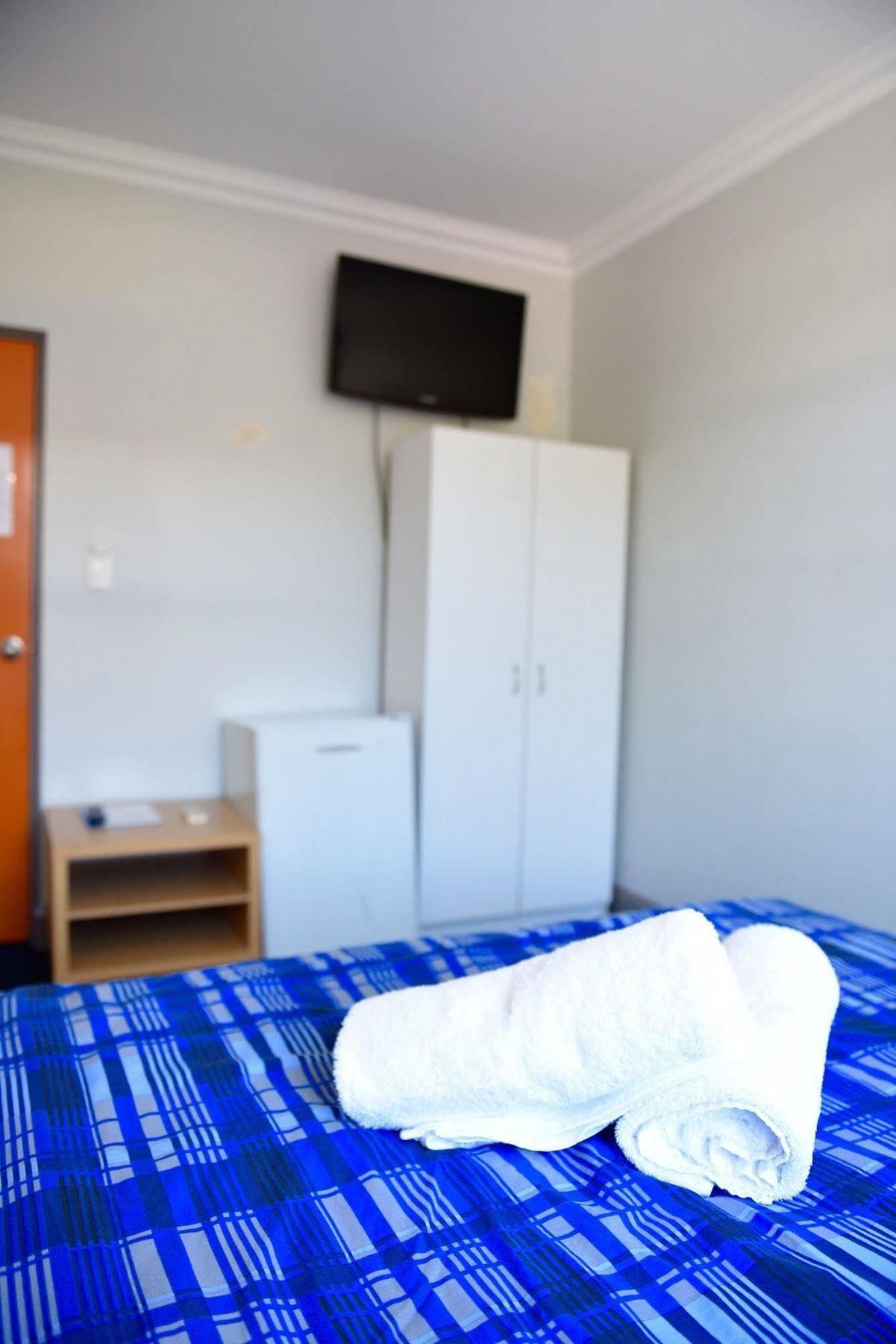 The Emperors Crown Hostel Valid Passport Required To Check In Hostel Perth