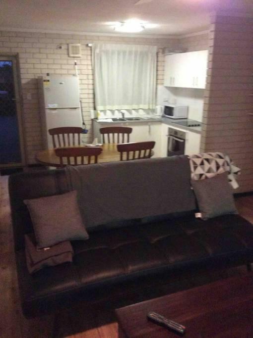 Apartment Affordable Close To City And Beaches *