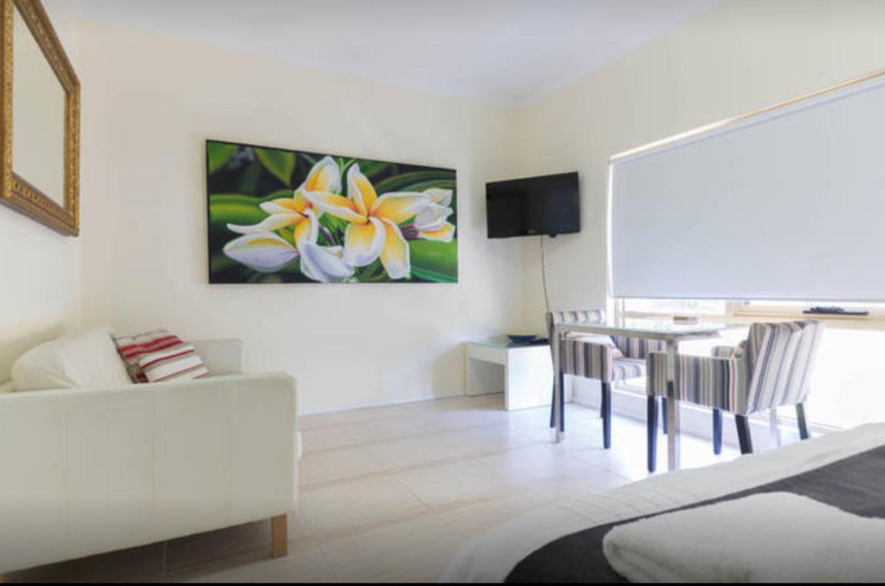 Apartment M102 West Near Kings Park *