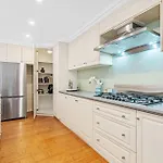 East Perth Luxury Waterfront Retreat