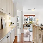 East Perth Luxury Waterfront Retreat
