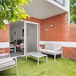 6 Light Bright Home In South Perth