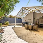 Spacious Family Getaway In West Leederville
