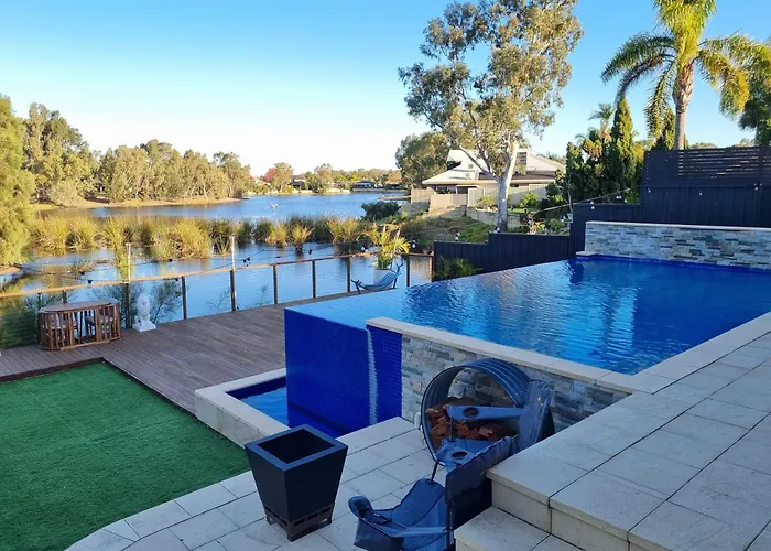 Paradise On The Lakes Escape