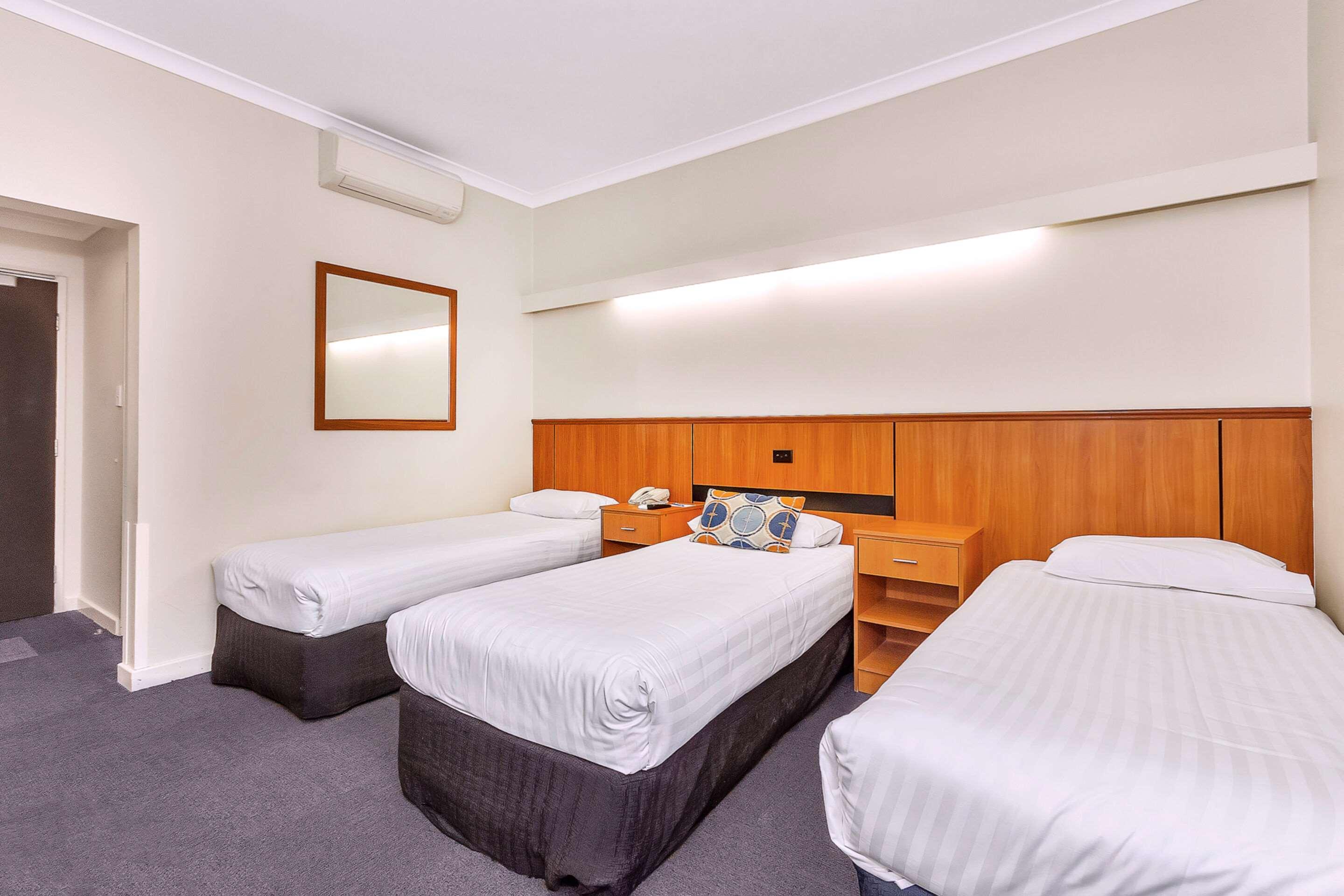 Metro Hotel 3*