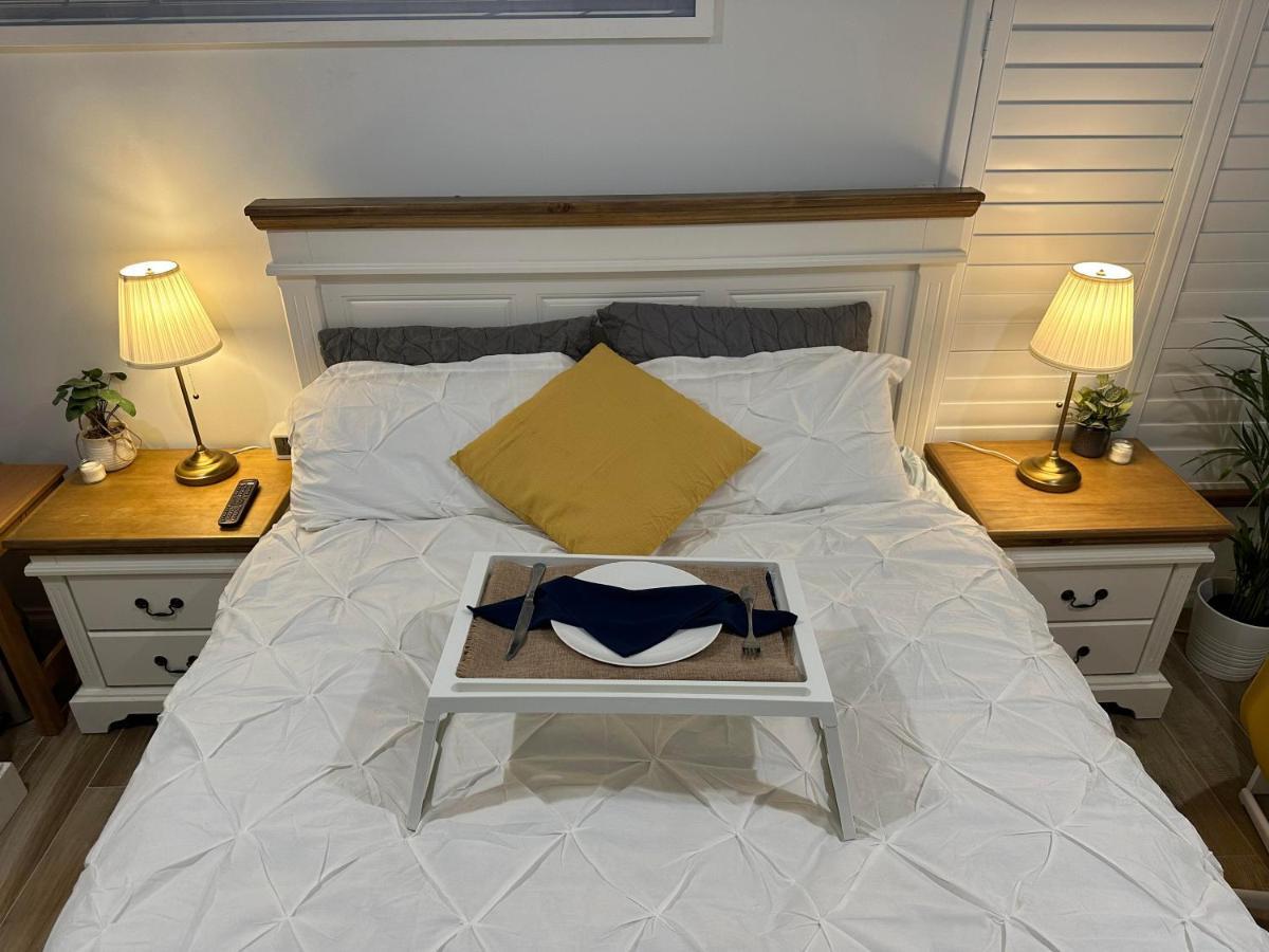 Paradise On The Lakes Escape Homestay Perth