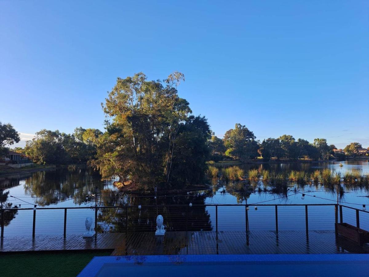 Paradise On The Lakes Escape * Perth