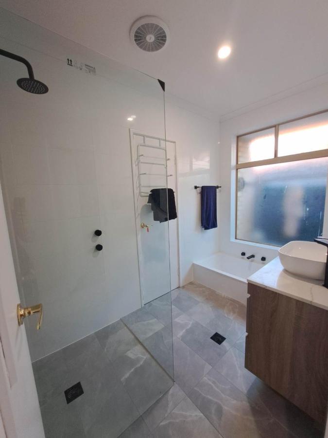 Paradise On The Lakes Escape Perth