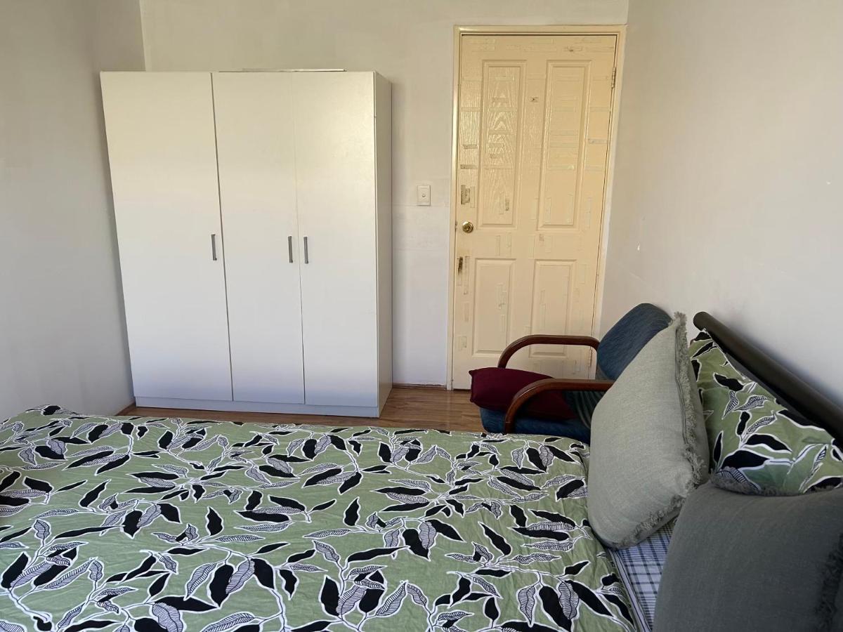 Guest house Lovely Double Share Bathroom And Kitchen *