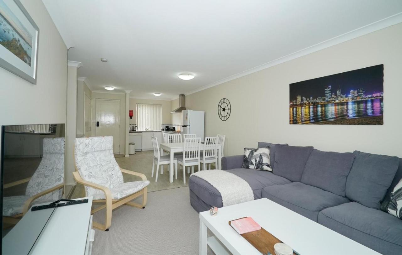 Apartment 6 Light Bright In South