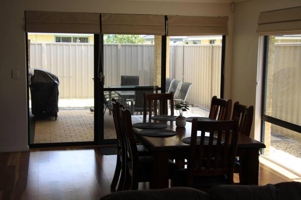 Southern River Family Accommodation. Free Wifi Perth