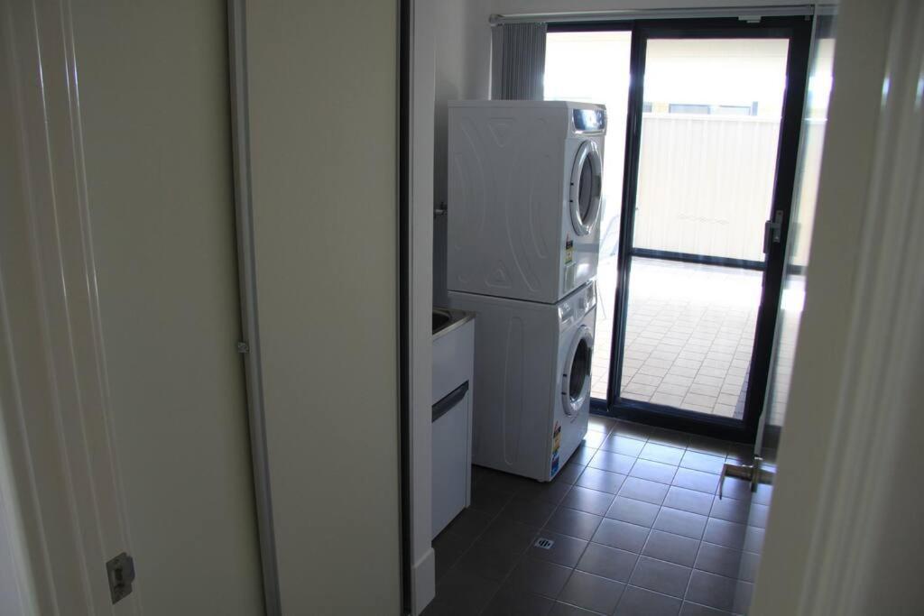 Holiday home Southern River Family Accommodation. Free Wifi *