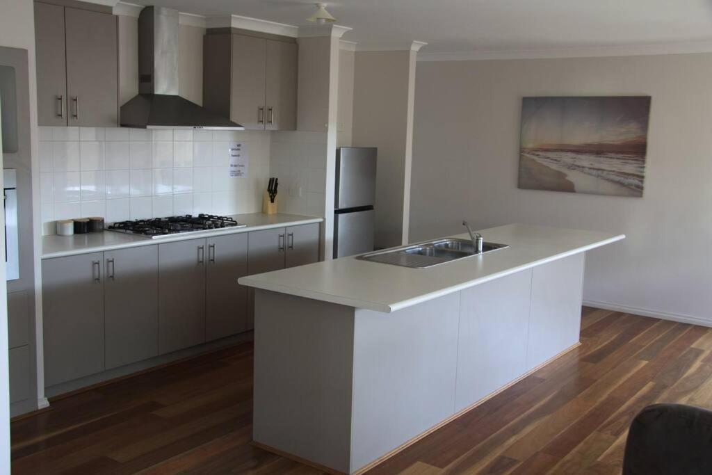 Holiday home Southern River Family Accommodation. Free Wifi *