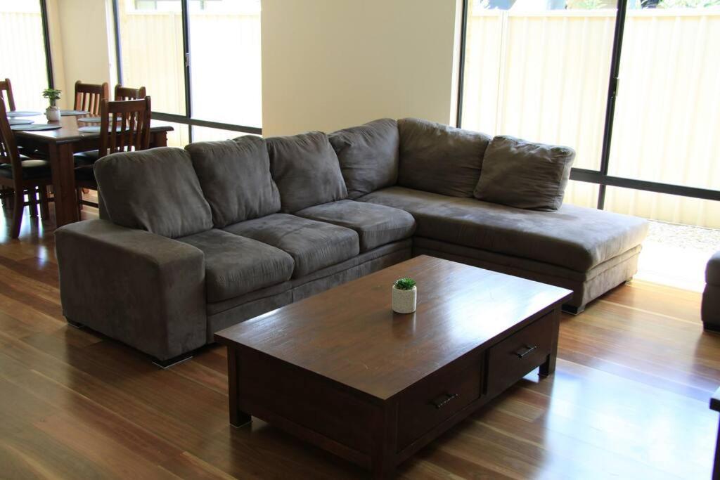 Holiday home Southern River Family Accommodation. Free Wifi Perth