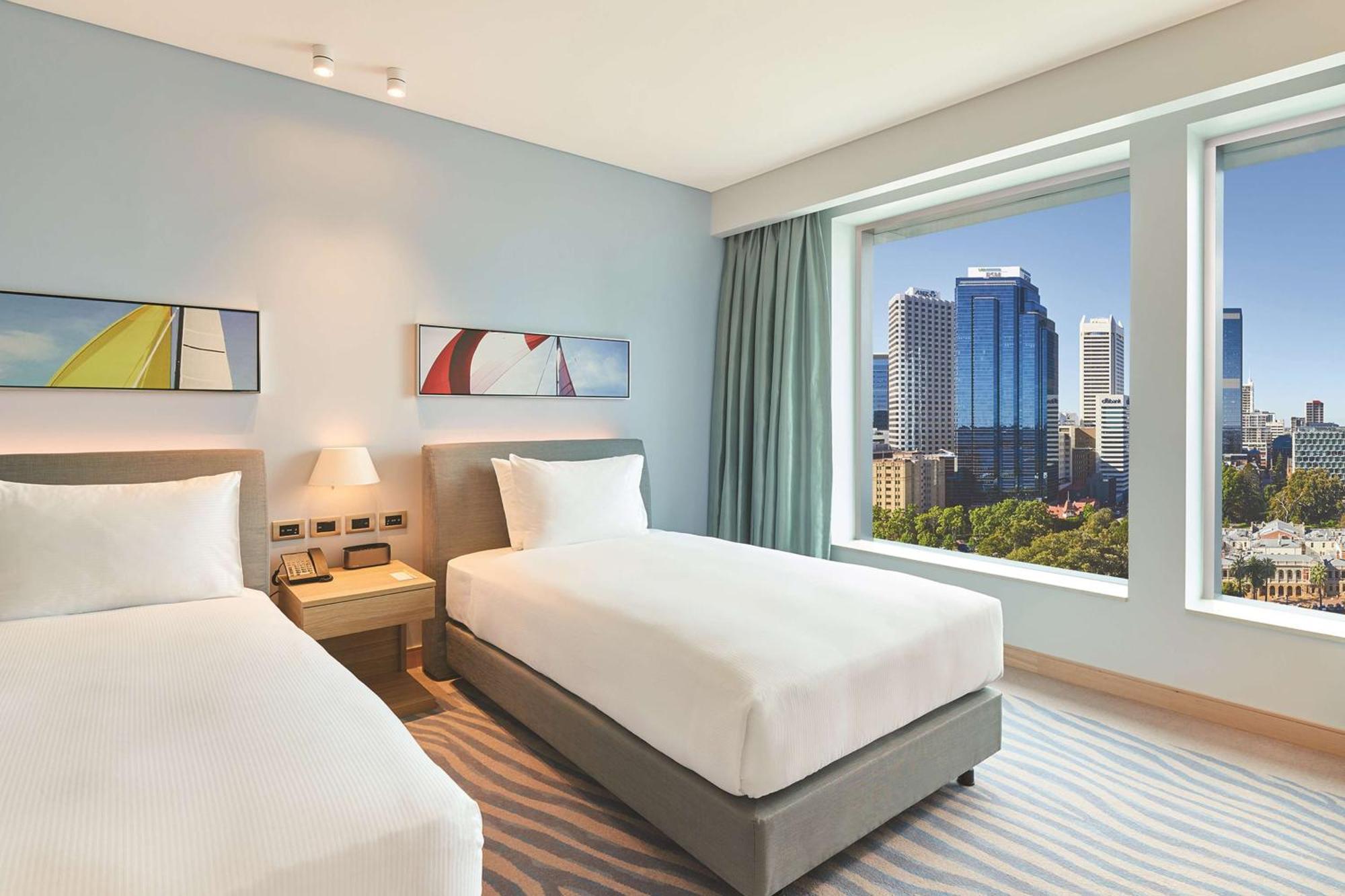 Doubletree By Hilton Waterfront Hotel