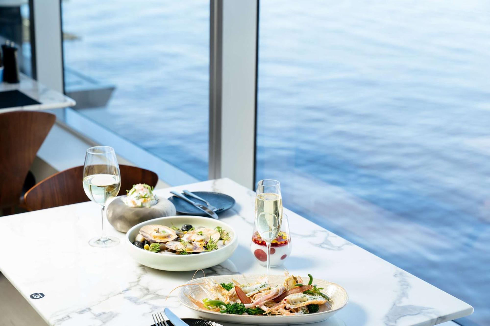 Doubletree By Hilton Waterfront