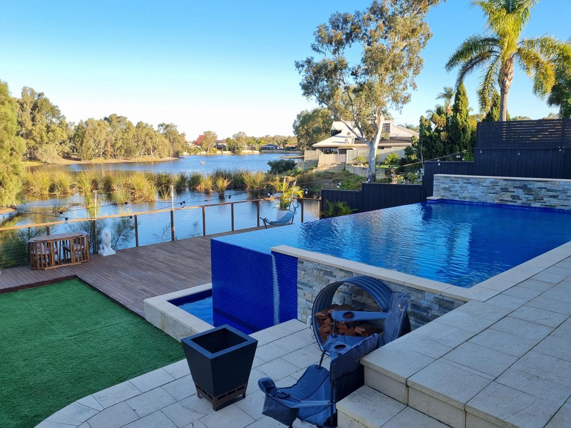Paradise On The Lakes Escape Homestay *