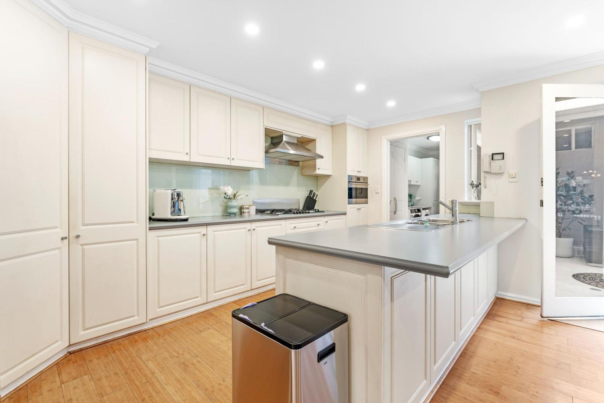 East Luxury Waterfront Retreat Holiday home *