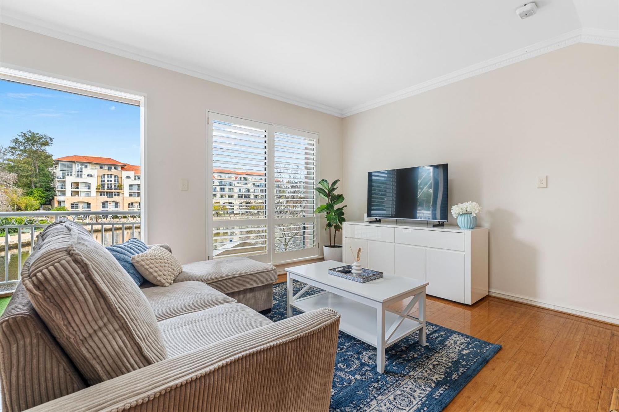 Holiday home East Luxury Waterfront Retreat *