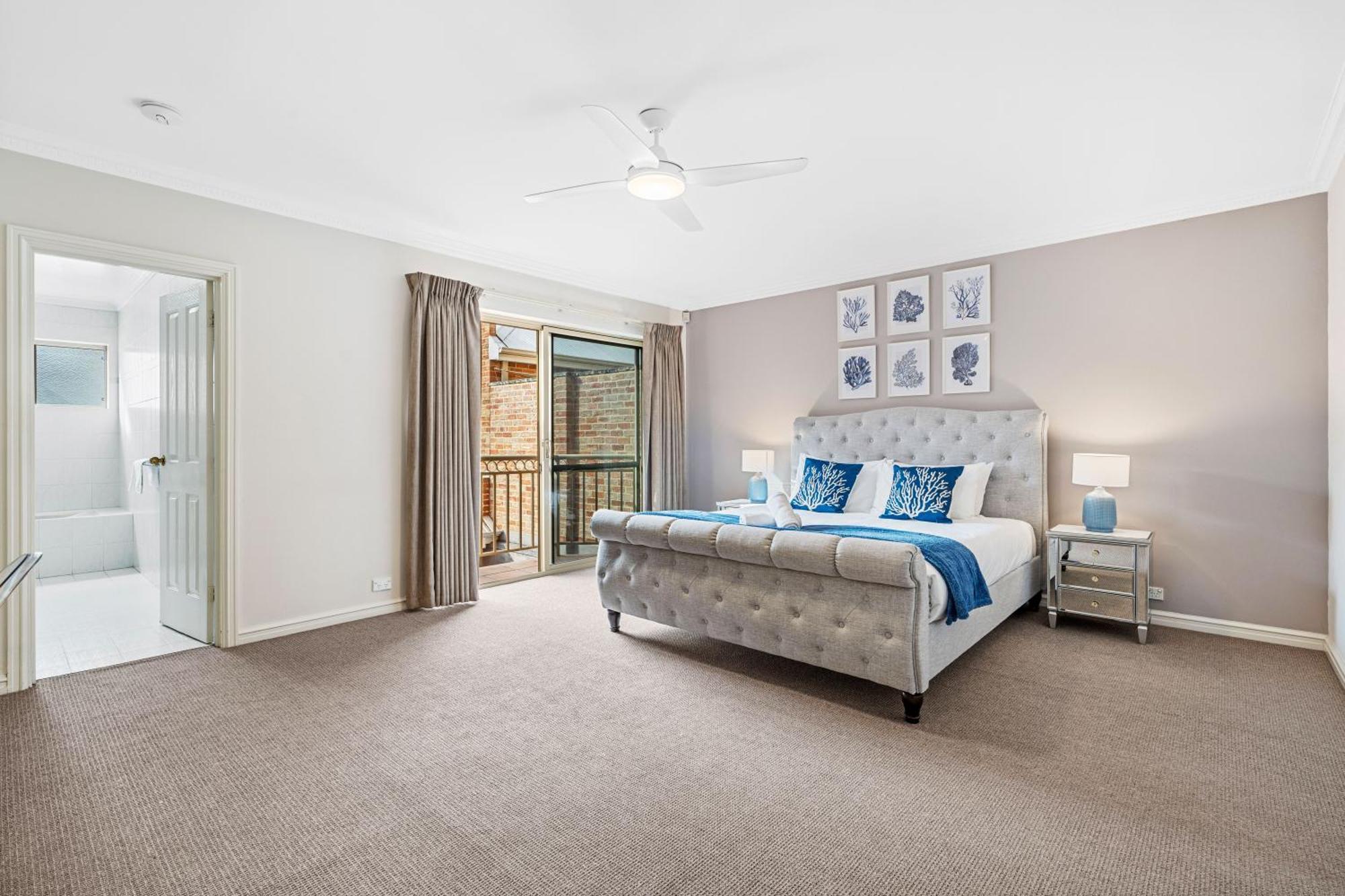 East Luxury Waterfront Retreat Perth