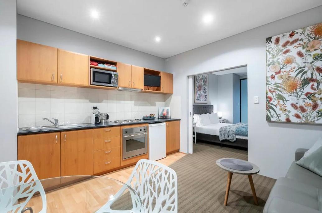 708 Enchanting Urbanoasis 1brbalconycbd Apartment Perth