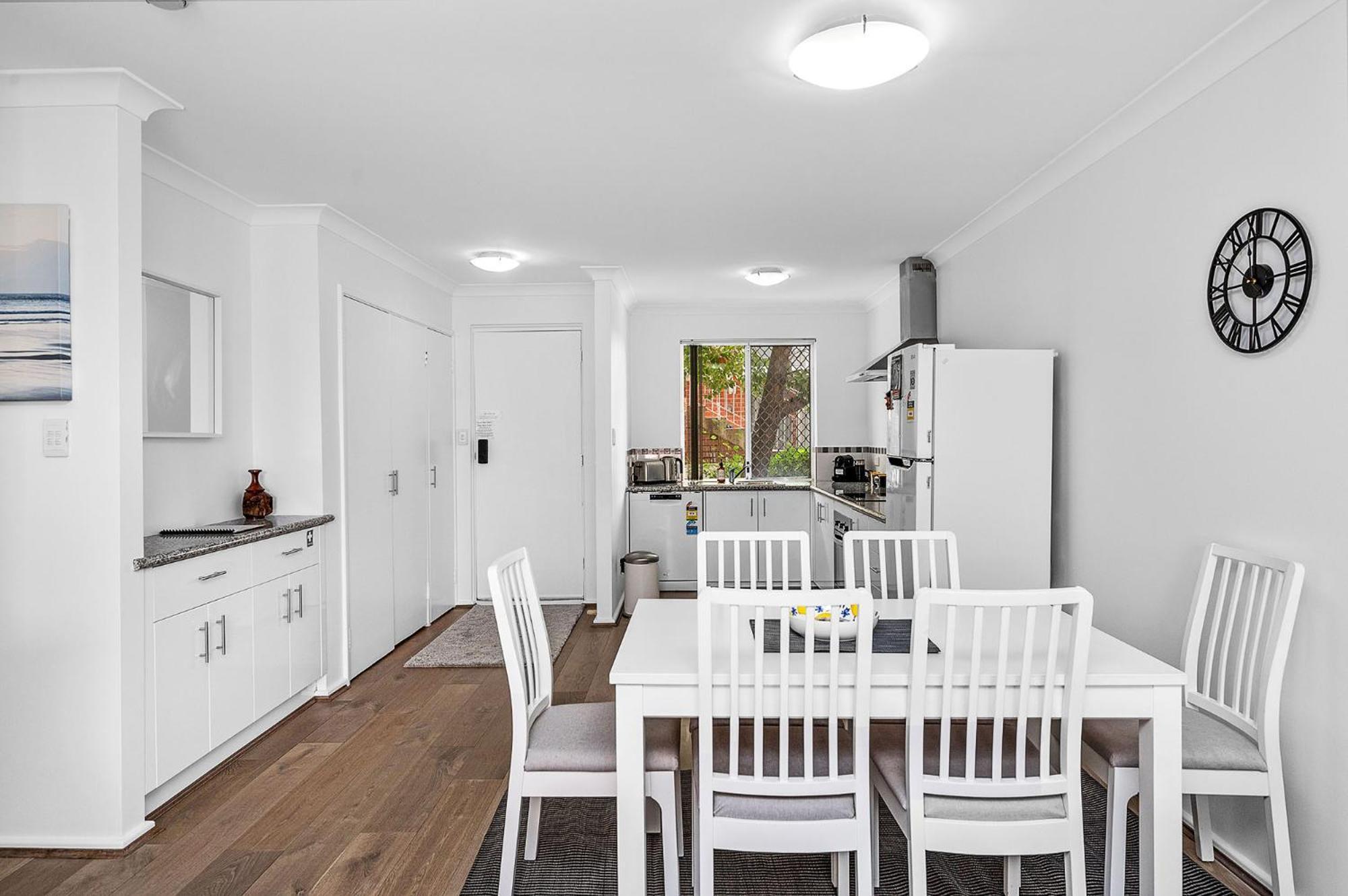 6 Light Bright In South Apartment Perth