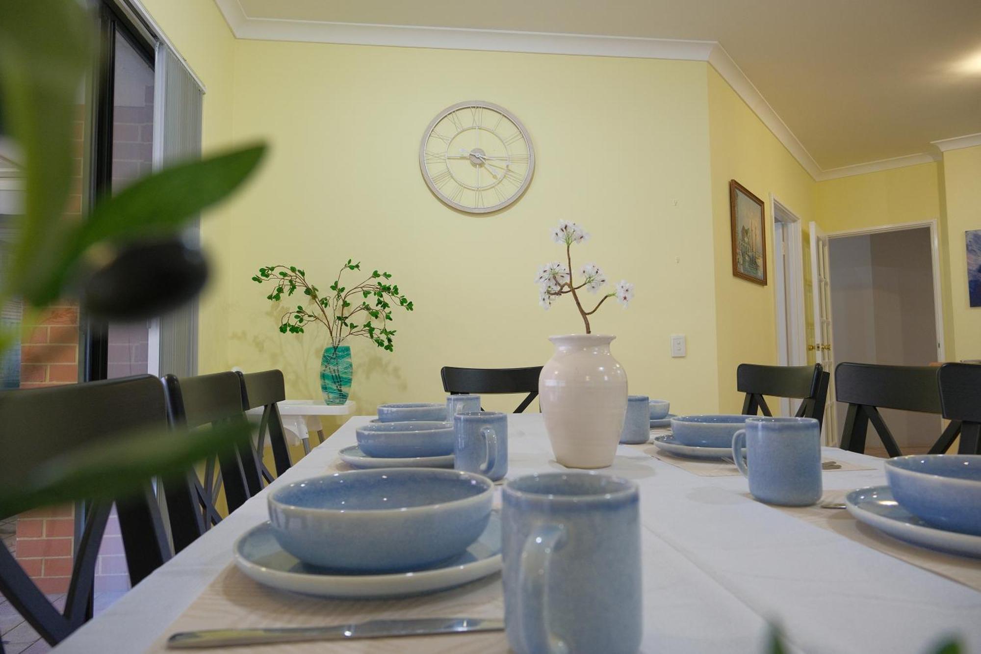 Airport 6Br Haven - Quiet Yard & Ac Holiday home *