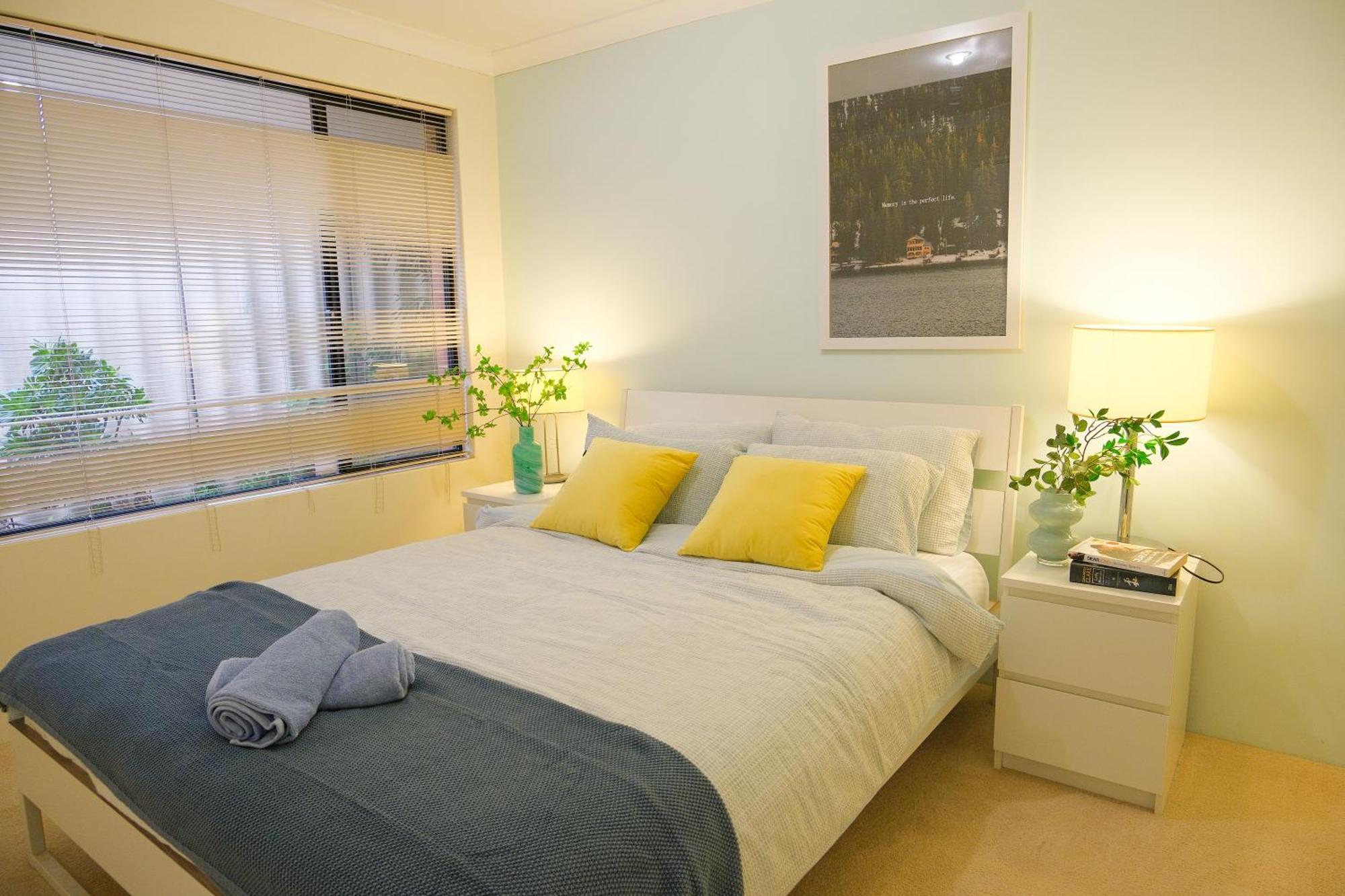 Holiday home Airport 6Br Haven - Quiet Yard & Ac