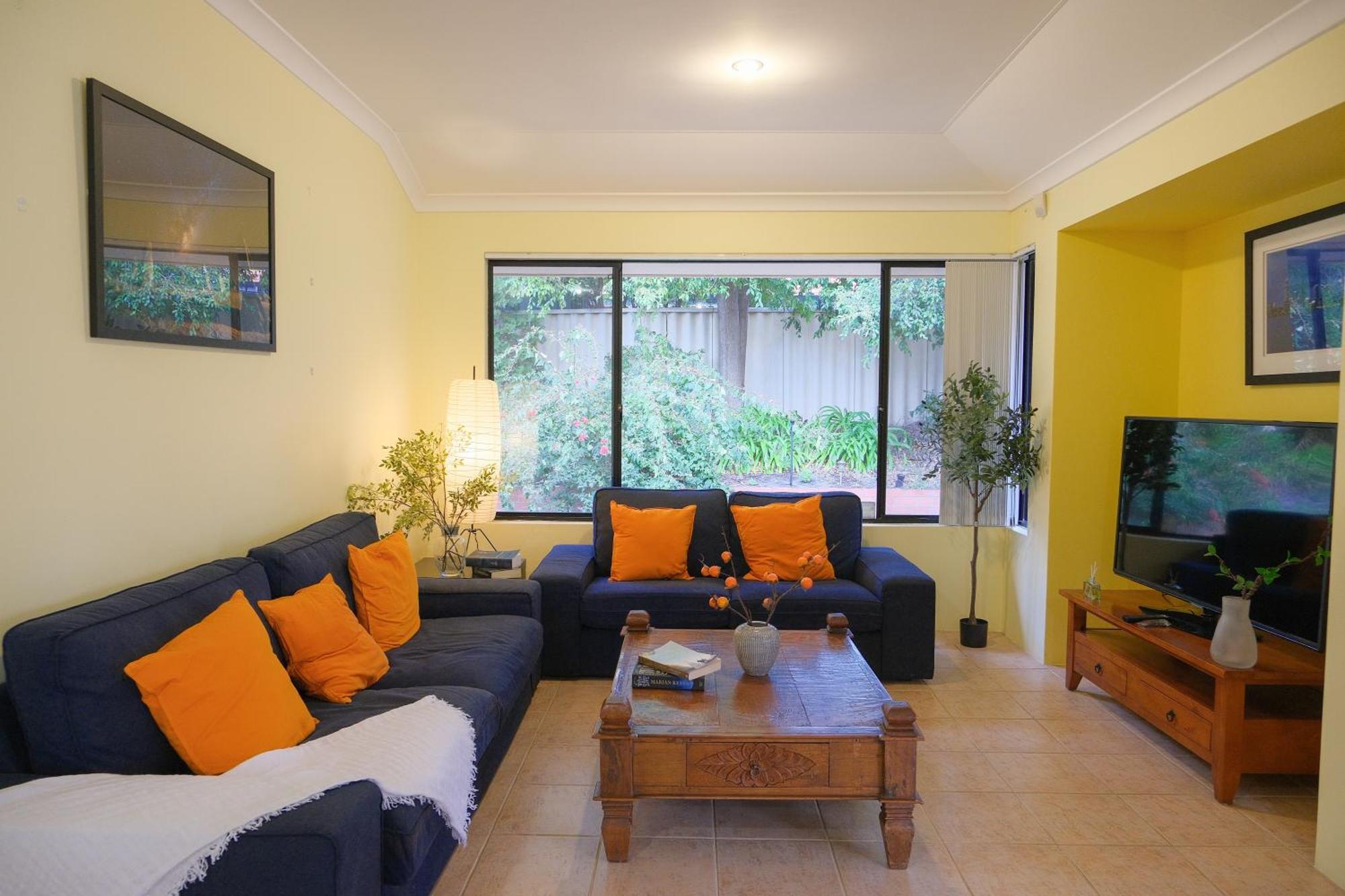 Airport 6Br Haven - Quiet Yard & Ac Holiday home Perth