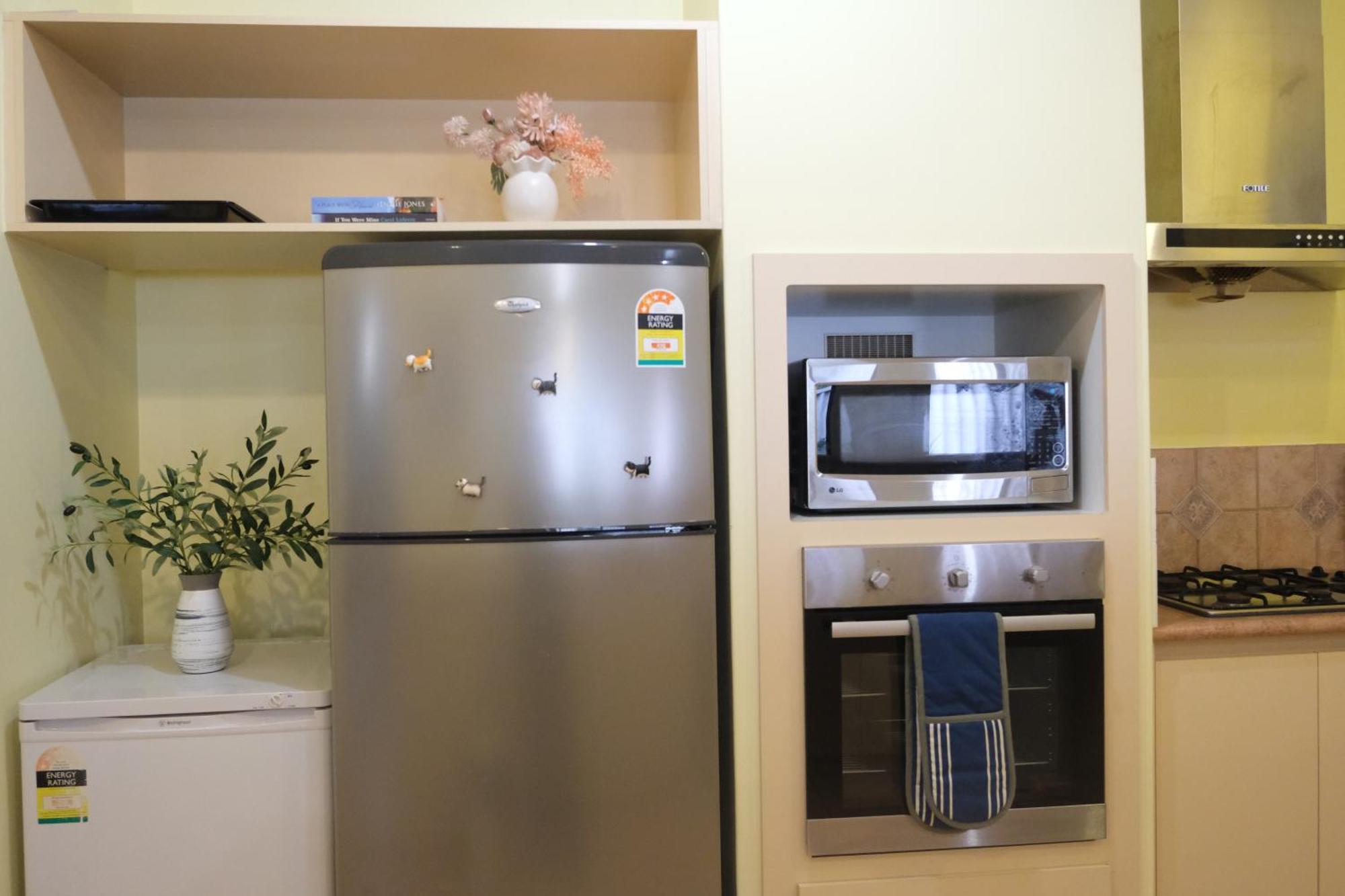 Airport 6Br Haven - Quiet Yard & Ac * Perth