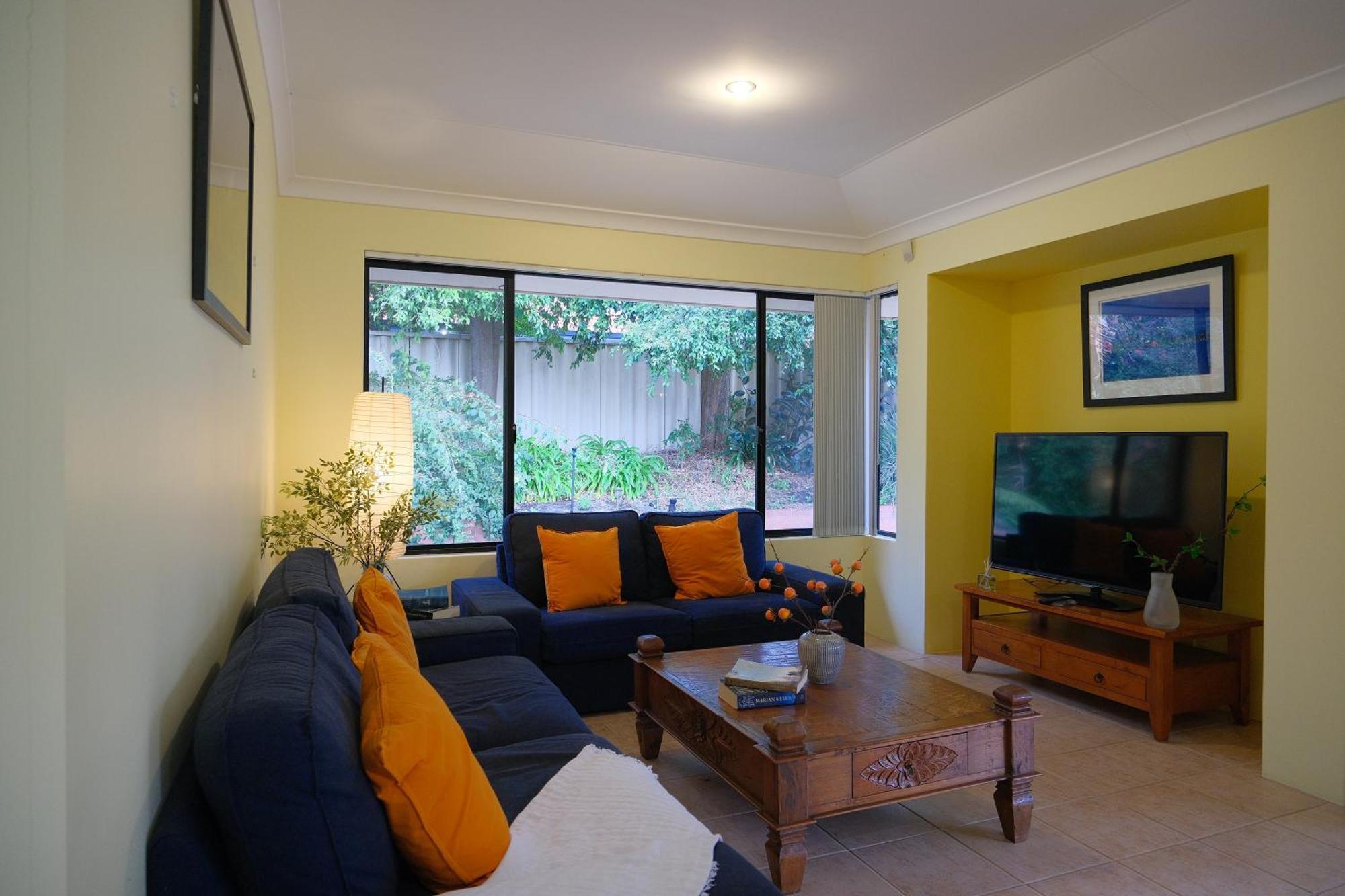 Airport 6Br Haven - Quiet Yard & Ac Holiday home