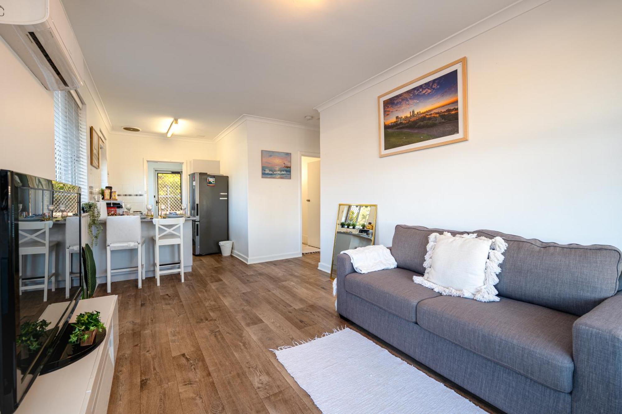 B1 Airport Haven - Free Parking & Modern Serenity Perth