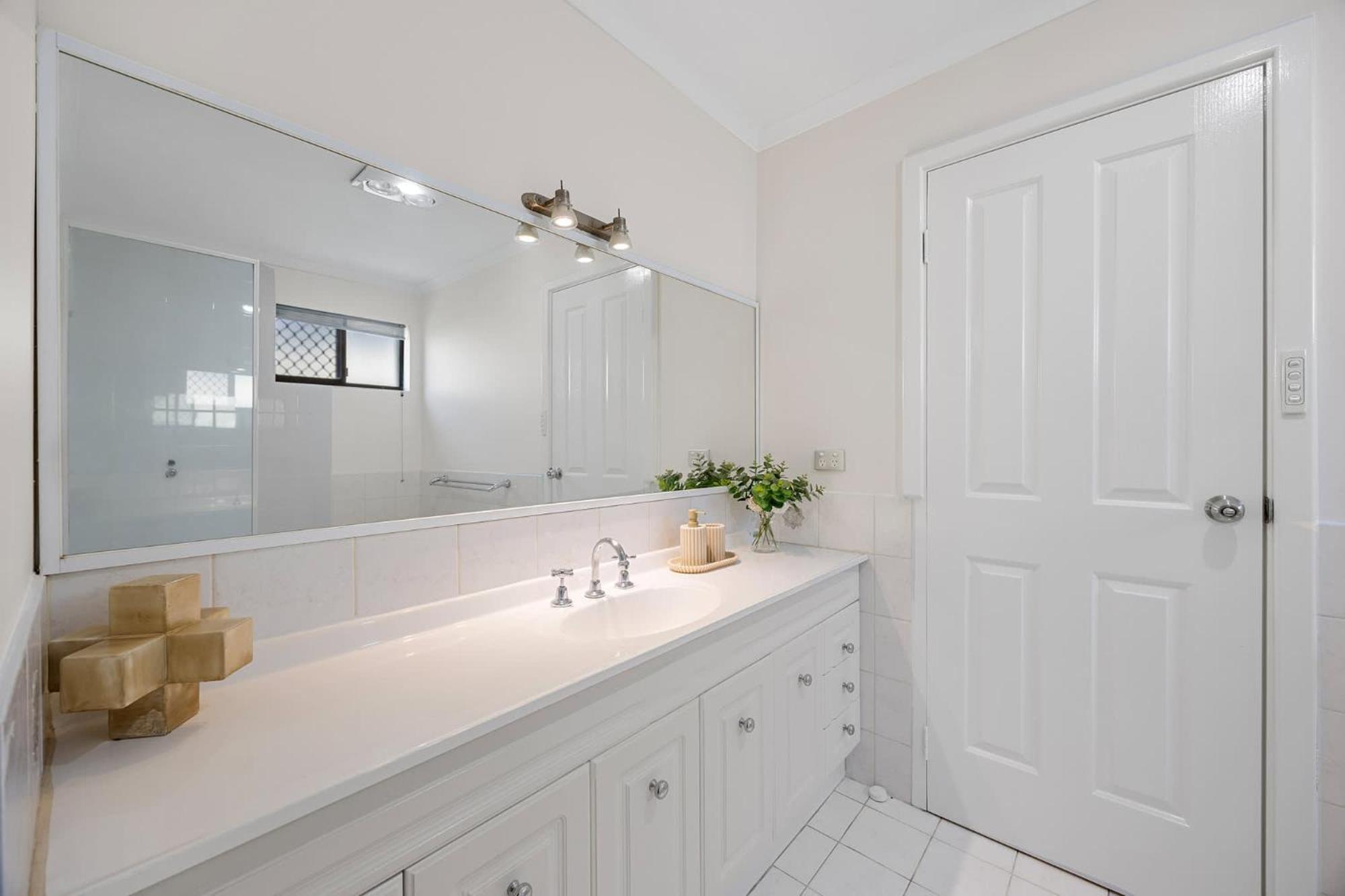Spacious Family Getaway In West Leederville *